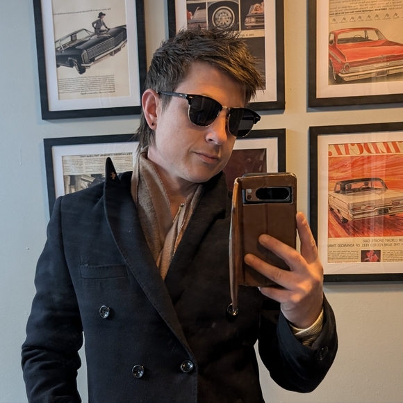 Meet your Posher, David - Picture 1 of 10